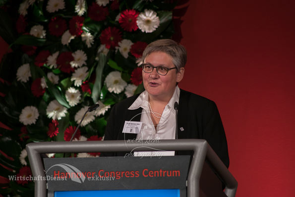 Sabine Tegtmeyer-Dette, erste Stadträtin und Wirtschafts- und Umweltdezernentin