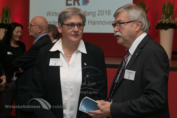 Sabine Tegtmeyer-Dette, erste Stadträtin und Wirtschafts- und Umweltdezernentin