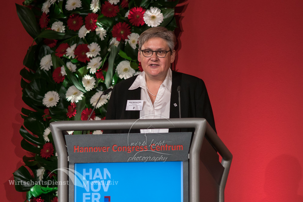 Sabine Tegtmeyer-Dette, erste Stadträtin und Wirtschafts- und Umweltdezernentin