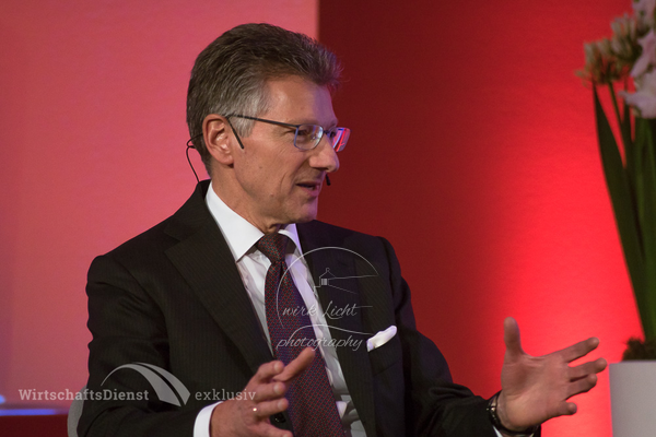 Dr. Elmar Degenhart, Continental